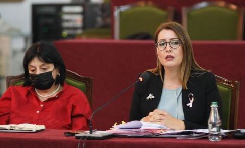 44 per qind e popullates e vaksinuar me 1 doze: Shqiperia synon dozen e trete